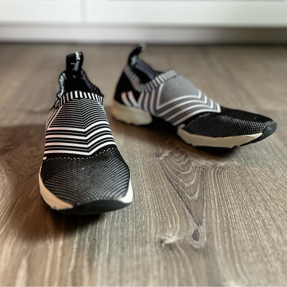 ❤️‍🔥❤️‍🔥KENSIE 🐦 Magpie Slip-on Sneaker, Knit upper, Black & White, 8M